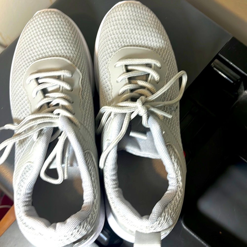 Danskin Gray studio workout shoes size 7